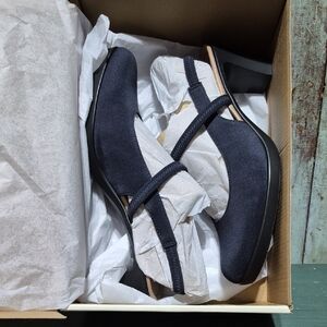 Life Stride Navy Women's Heels